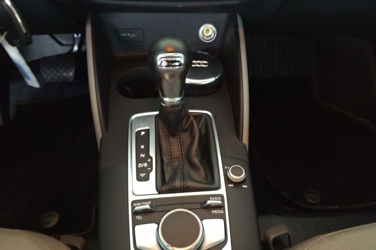 奥迪A3 2020款 改款 Limousine 35 TFSI 进取型 国VI中控内饰18