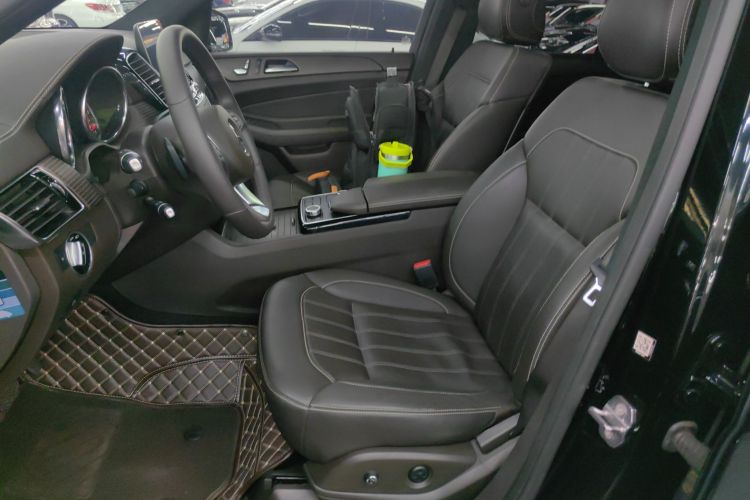 奔驰GLE 2019款 GLE 400 4MATIC 臻藏版局部细节19