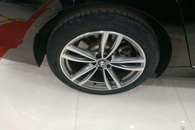宝马7系 2018款 730Li 领先型 M运动套装车身外观6008