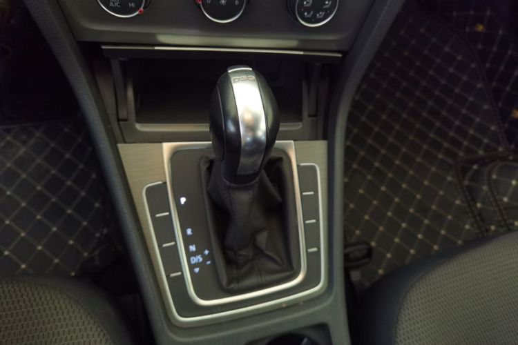 大众 高尔夫 2016款 230TSI 自动舒适型中控内饰18