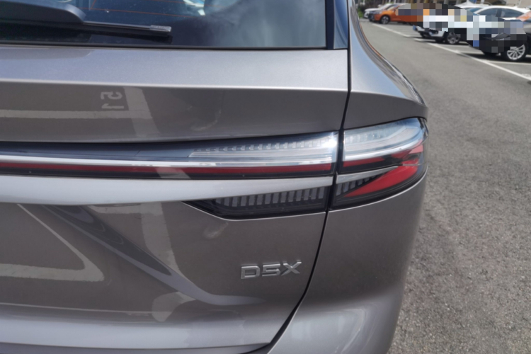 荣威D5X DMH 2024款 135旗舰版车身外观9