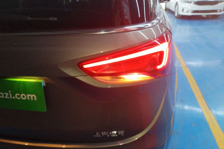 别克GL6 2018款 18T 6座尊贵型车身外观9