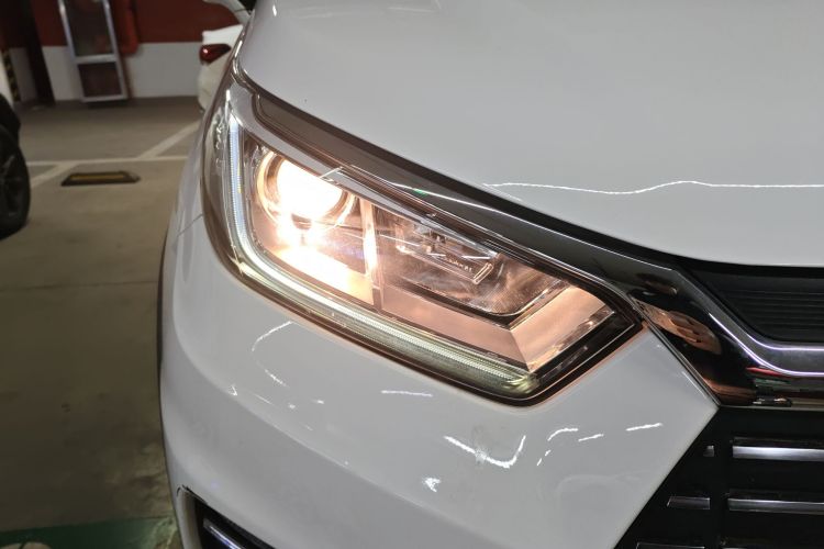 比亚迪 元新能源 2018款 EV360 智联创酷型车身外观6006