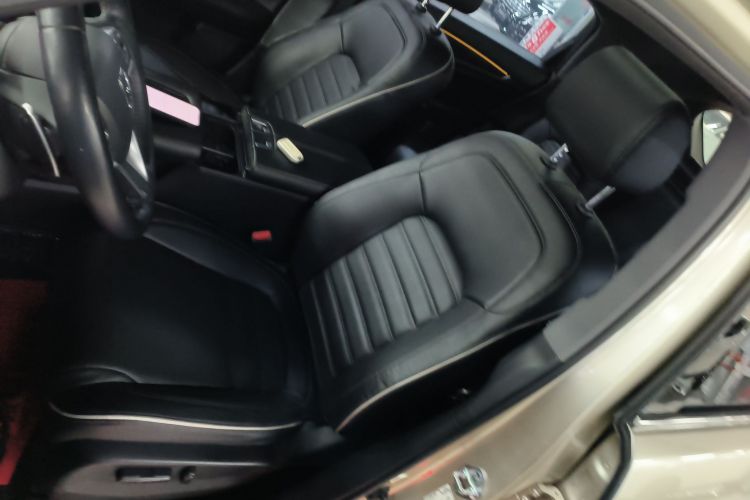 本田UR-V 2017款 240TURBO 两驱豪华版 国V局部细节19