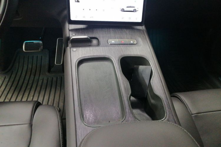 蔚来ET7 2022款 100kWh中控内饰18
