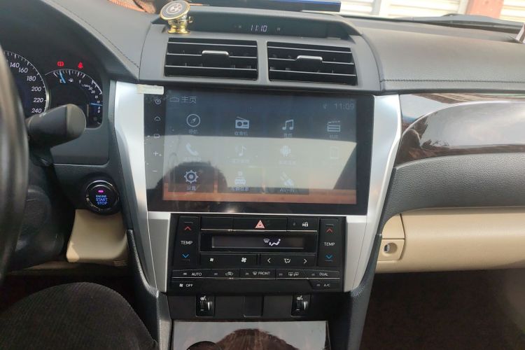丰田 凯美瑞 2016款 2.0G 十周年纪念领先版中控内饰16