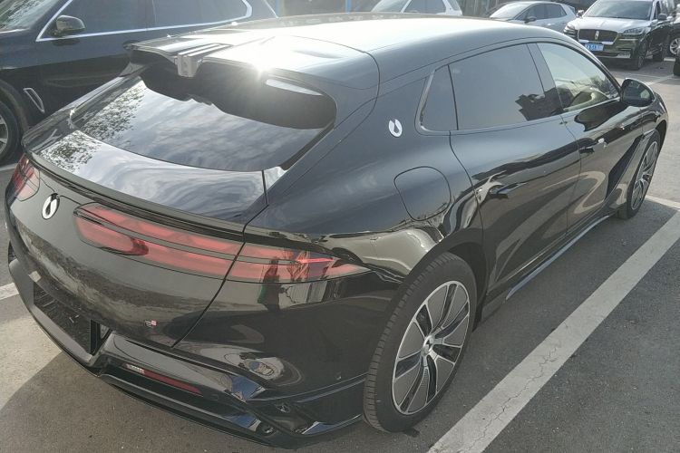 腾势Z9GT 2024款 1100四驱Max首发版车身外观7