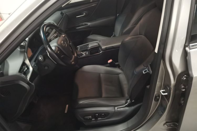 雷克萨斯ES 2020款 200 卓越版局部细节19