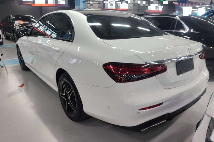 奔驰E级(进口) 2023款 E 260 时尚型运动版车身外观4