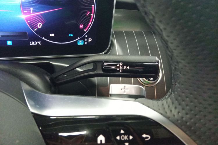 奔驰C级 2023款 改款 C 200 L 运动版局部细节18