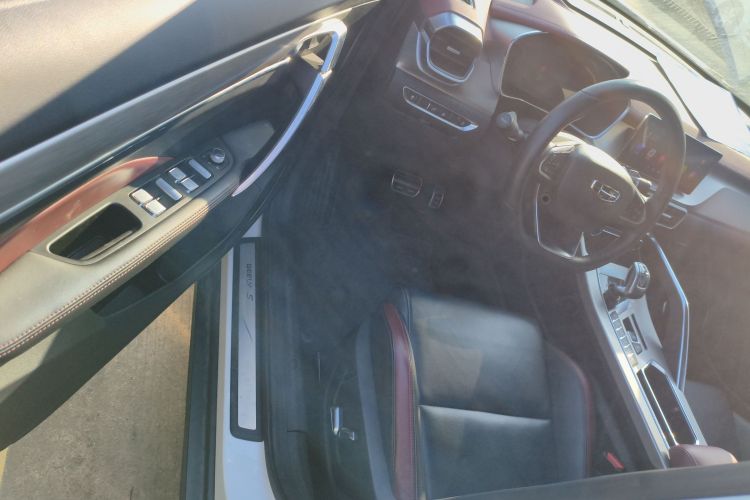 吉利汽车 缤越 2019款 运动款 260T DCT Battle 48V轻混版 国VI中控内饰7003