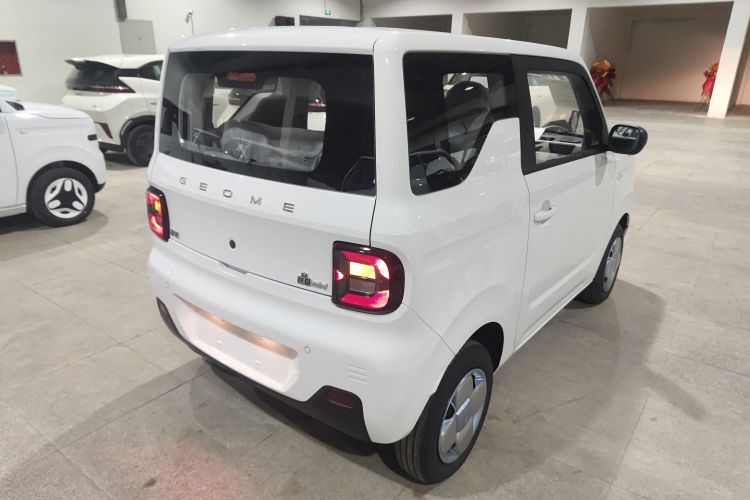 吉利银河 2024款 熊猫mini 200km 耐力熊车身外观7