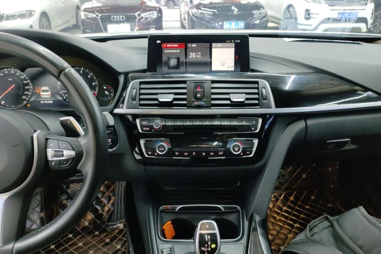 宝马3系 2018款 320Li 领先型M运动套装中控内饰16