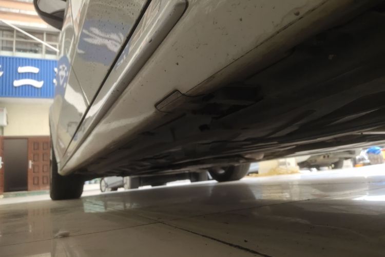 奔驰C级 2017款 C 200 L 运动版局部细节9002