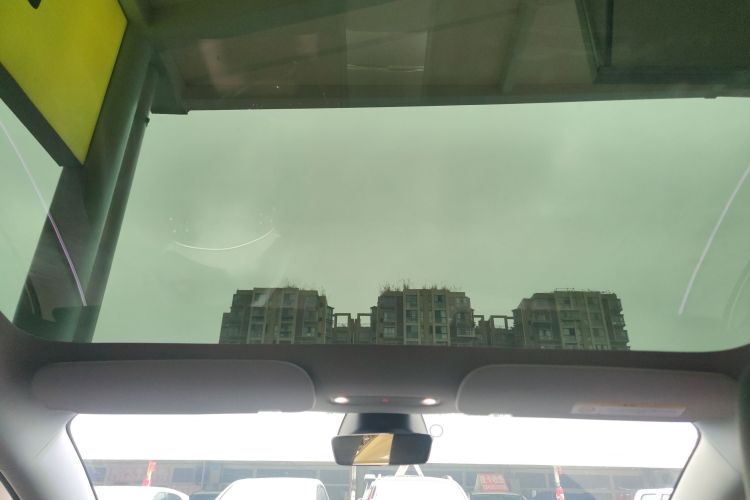 特斯拉 Model 3 2025款 后轮驱动版中控内饰22