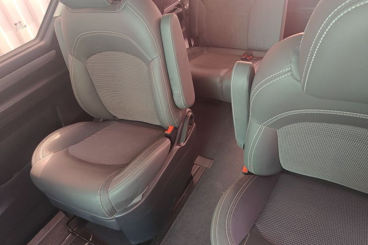 上汽大通MAXUS 大通G10 2018款 PLUS 2.0T 自动精英版中控内饰21