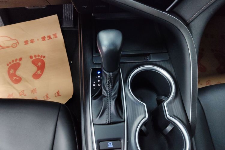 丰田 凯美瑞 2021款 2.0G 豪华版中控内饰18