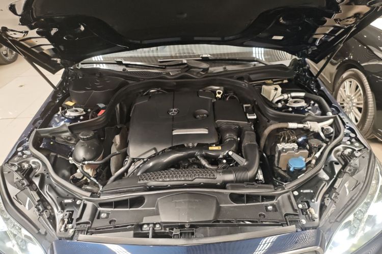 奔驰E级 2015款 E 260 L 运动豪华型局部细节24