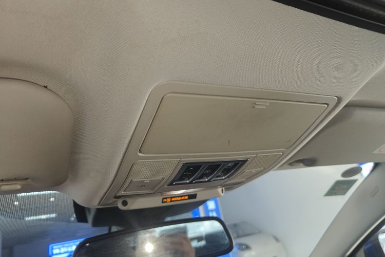 捷豹XEL 2018款 2.0T 250PS 尊享版中控内饰22