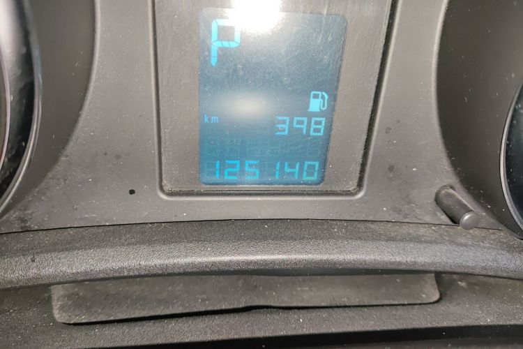 别克 英朗 2014款 XT 1.6L 自动时尚版中控内饰15