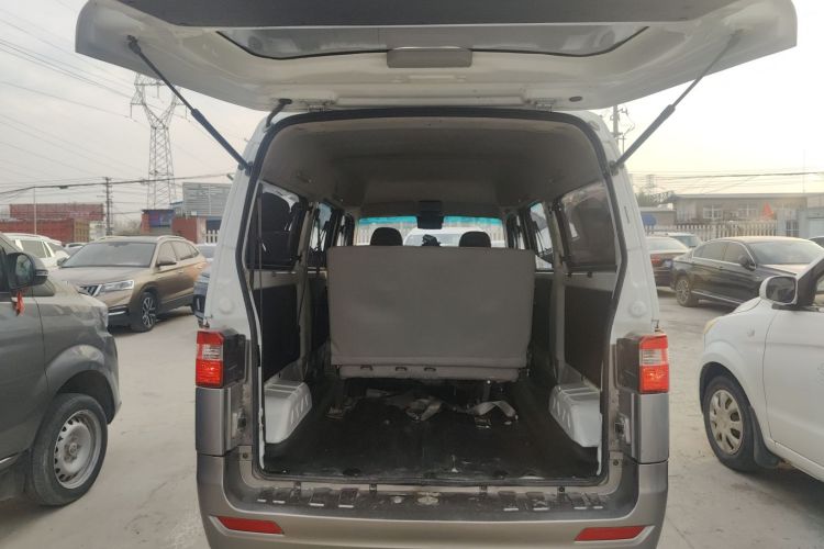 金杯 小海狮X30 2023款 1.5L 财富型客车5/6/7座无空调版SWC15M局部细节23