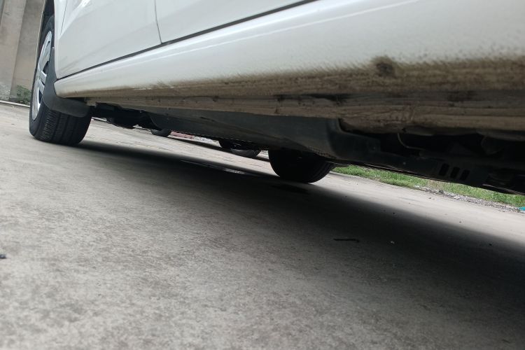 大众 Polo 2016款 1.4L 手动风尚型机舱底盘30