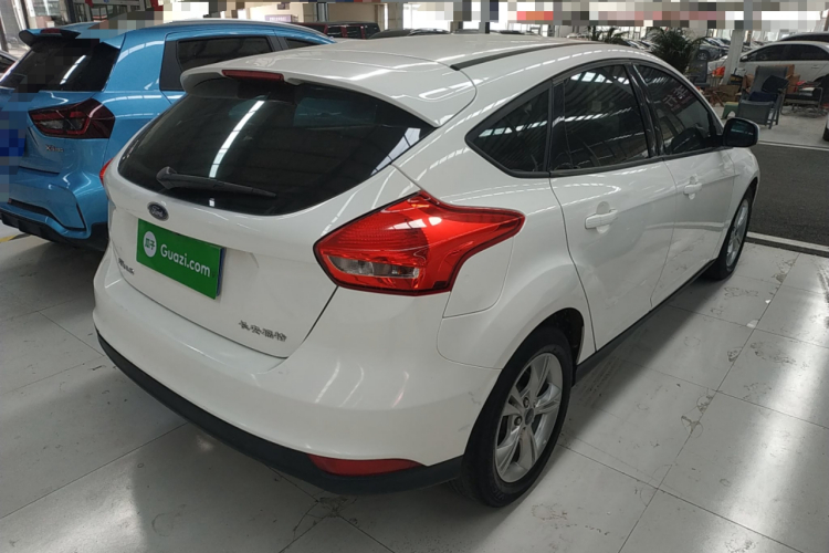 福特 福克斯 2018款 两厢经典 1.6L 自动舒适型智行版车身外观7