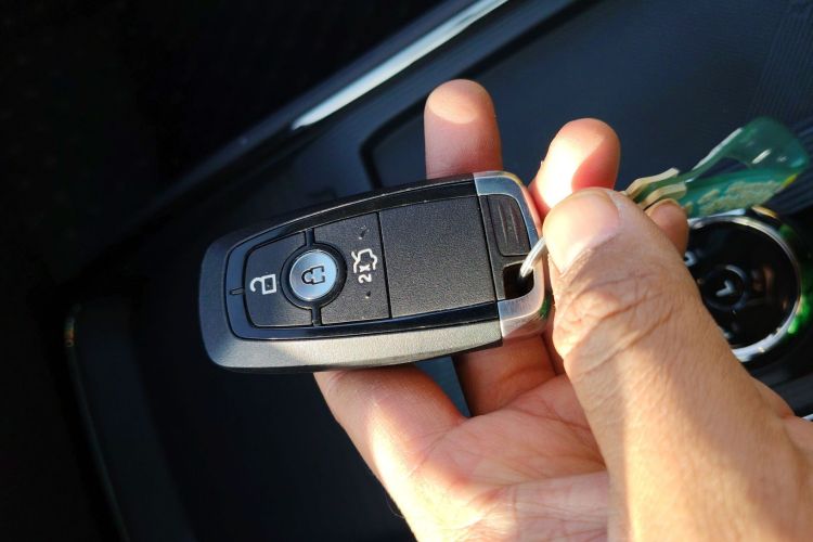 福特 蒙迪欧 2025款 1.5T EcoBoost 舒雅型中控内饰7001