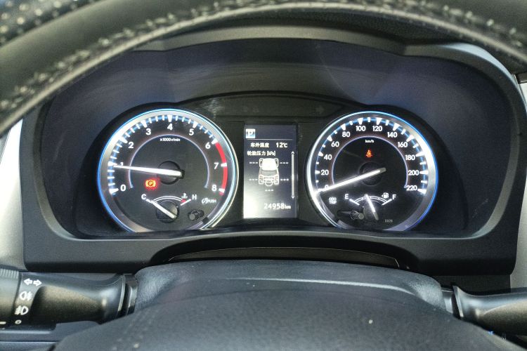 丰田 汉兰达 2021款 2.0T 四驱豪华版 7座中控内饰14