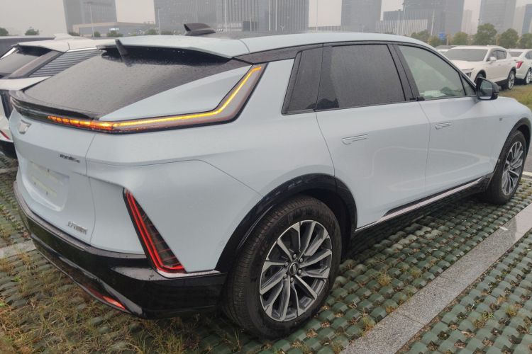 凯迪拉克 IQ锐歌 2022款 四驱高性能尊贵版车身外观6005