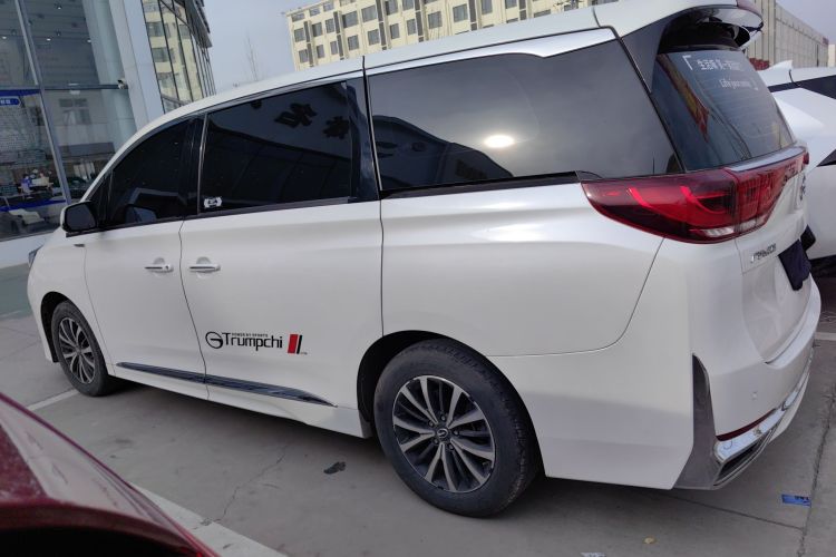 广汽传祺 传祺M8 2021款 改款 领秀系列 390T 豪华版车身外观4