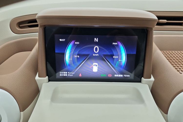 奔腾小马 2026款 222km 炫彩马中控内饰14