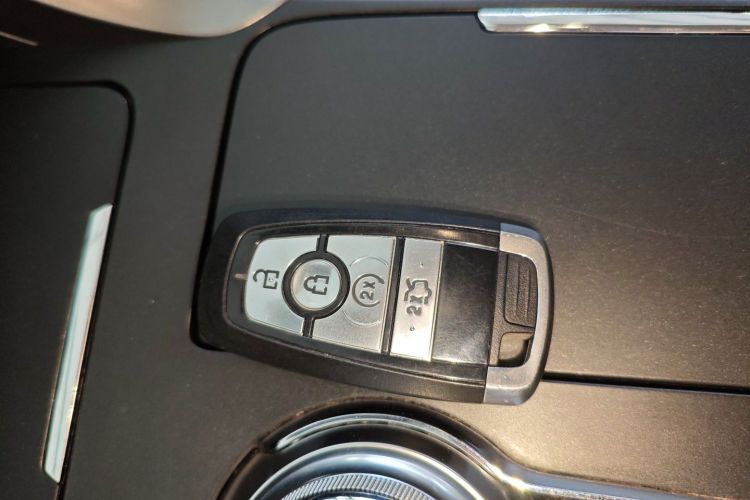 福特 蒙迪欧 2017款 EcoBoost 180 至尊型中控内饰7001