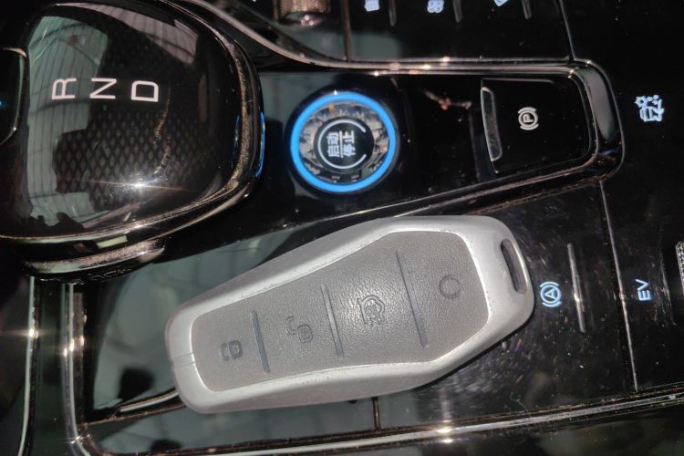 比亚迪 汉 2025款 DM-i 125KM精英型中控内饰11