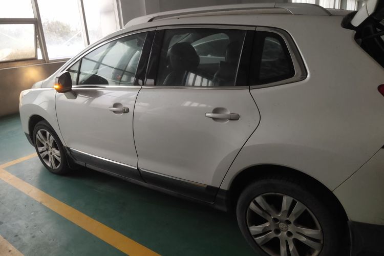 标致3008 2015款 2.0L 自动经典版车身外观4