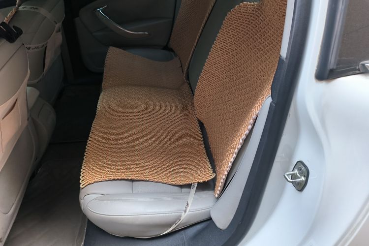 雪铁龙C5 2012款 2.0L 自动尊享型中控内饰21