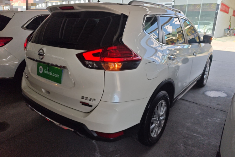 日产 奇骏 2022款 2.0L 两驱智联舒享版车身外观7