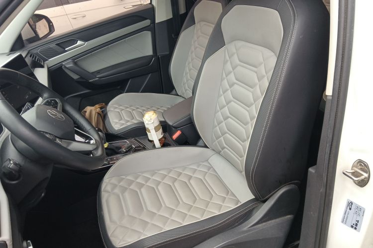 大众 探岳 2023款 300TSI 两驱豪华Plus进阶版中控内饰19