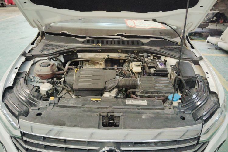 大众 朗逸 2023款 1.5L 自动得逸版机舱底盘24