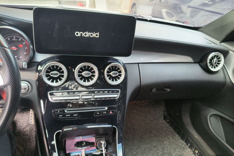 奔驰C级(进口) 2017款 改款 C 200 轿跑版中控内饰16