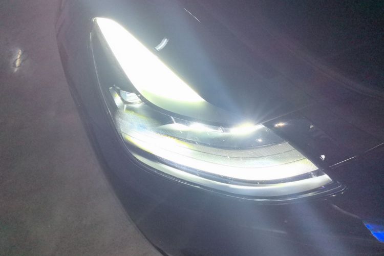 特斯拉 Model Y 2021款 长续航全轮驱动版车身外观6006