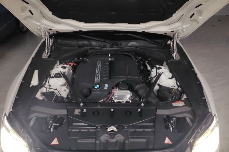 宝马6系 2013款 改款 640i Gran Coupe机舱底盘24