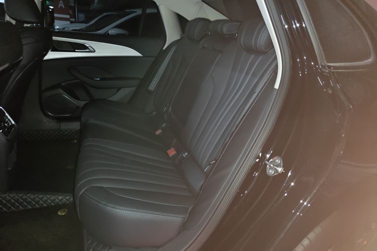 红旗H5 2025款 1.5T DCT玄影版中控内饰21