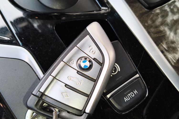 宝马5系 2018款 525Li M运动套装中控内饰11