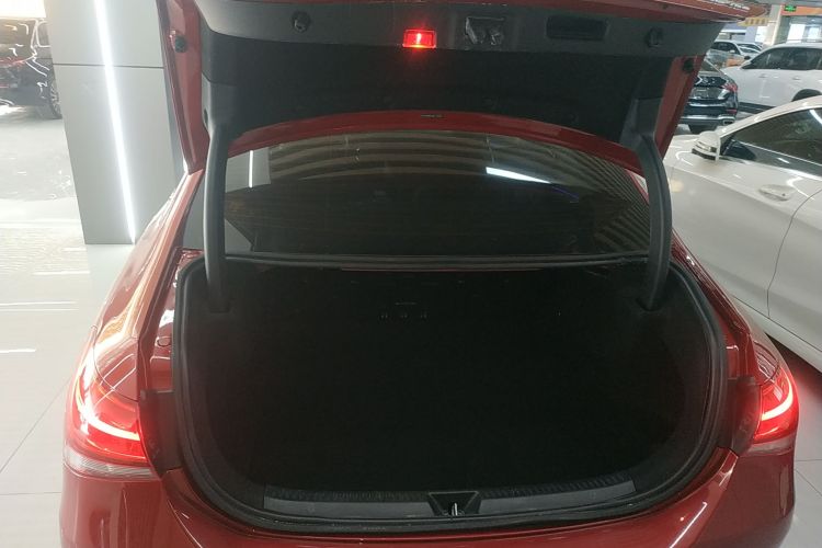 奔驰A级 2020款 改款二 A 180 L 运动轿车局部细节23