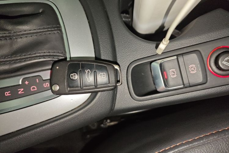 奥迪Q3 2018款 30周年年型 30 TFSI 时尚型中控内饰7001