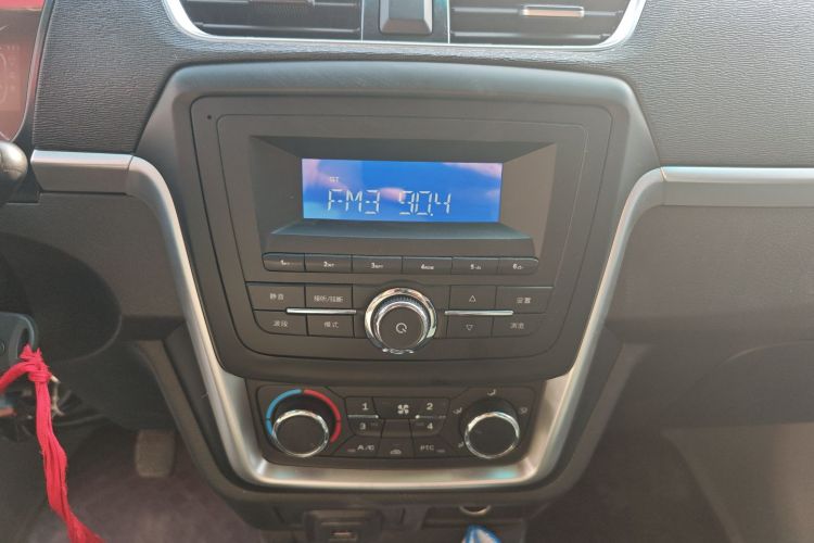 SRM鑫源 好运 2025款 启航版  弗迪42.3kWh 305km 6座中控内饰16