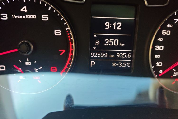 奥迪Q3 2015款 30 TFSI 舒适型中控内饰15