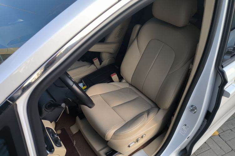 别克GL8 2023款 ES陆尊 尊享型中控内饰19