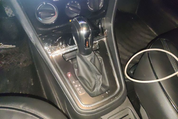 大众 2019款 改款 宝来·传奇 1.5L 自动时尚型 国VI中控内饰18